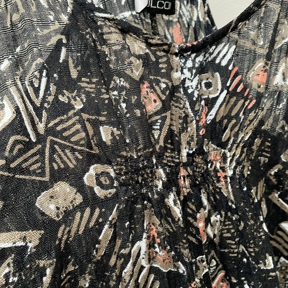 🌷5/$20🌷 Volcom Beach Cover-up - Picture 2 of 9